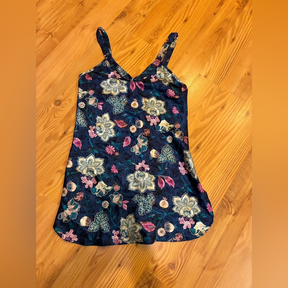 California Dynasty USA VTG nighty. Sz small floral
